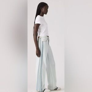 Levi's super low loose jeans.  Women’s size 31. NWT